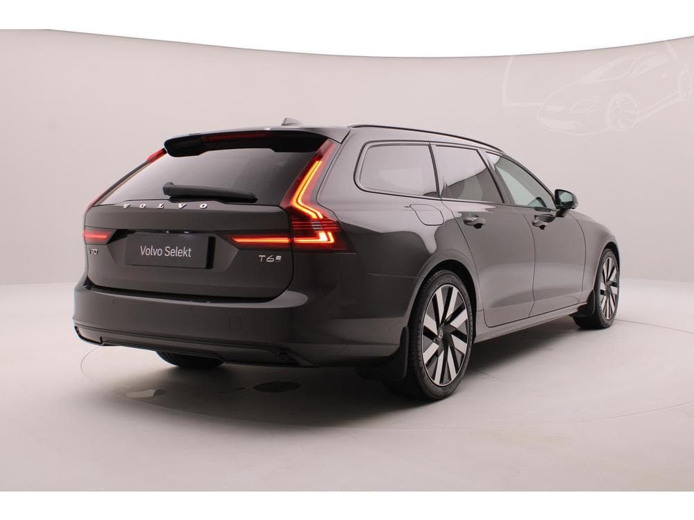 2025 Volvo V90 - 25