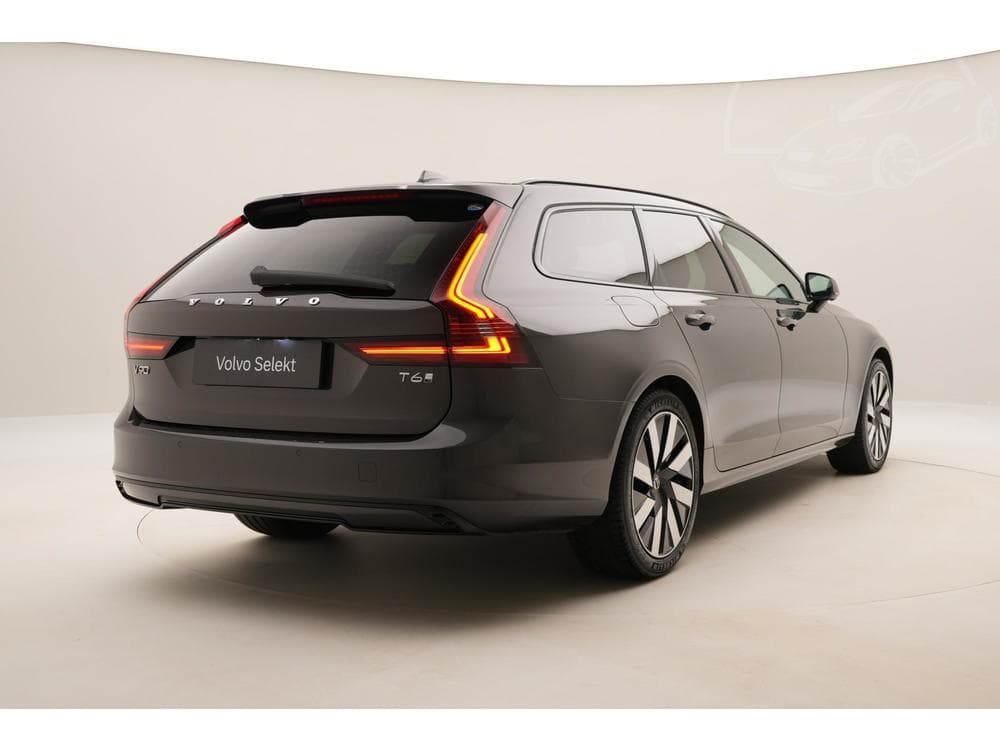 2025 Volvo V90 - 25