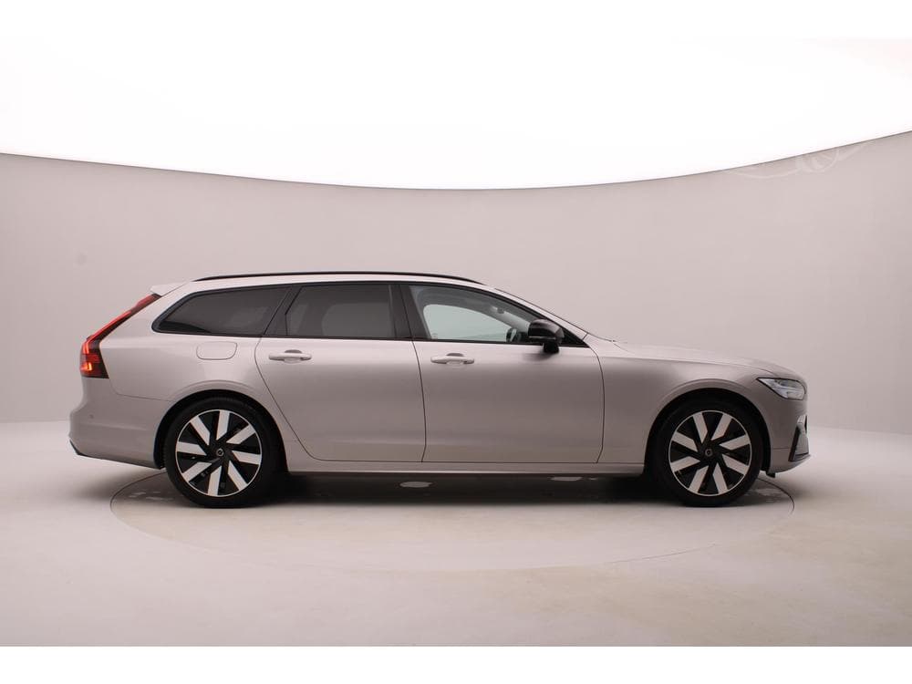 2025 Volvo V90 - 27