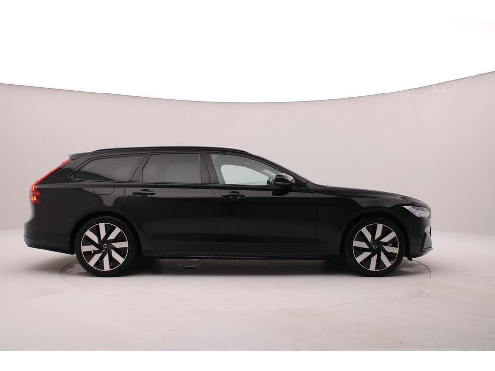 2025 Volvo V90 - 27