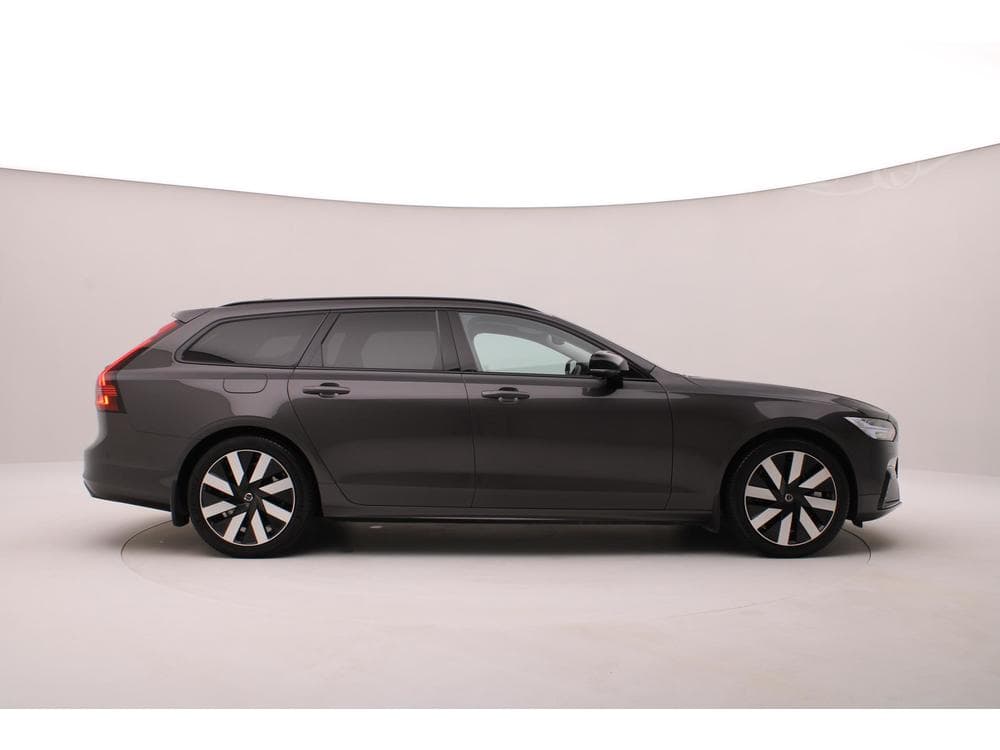 2025 Volvo V90 - 27