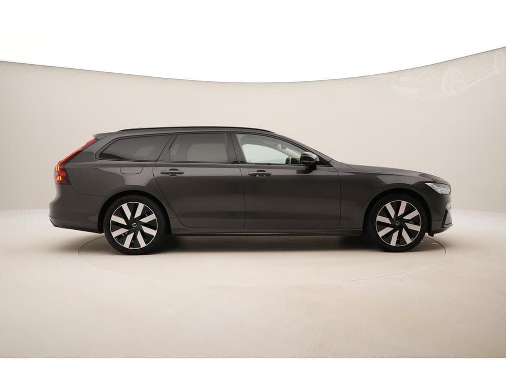 2025 Volvo V90 - 27