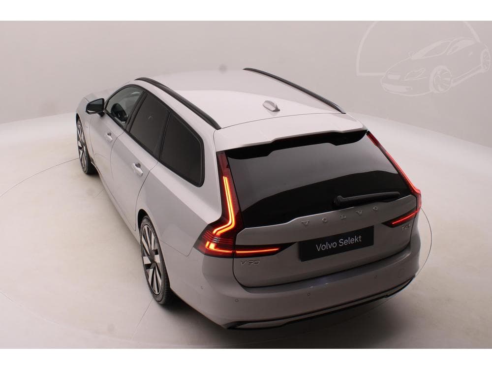 2025 Volvo V90 - 35