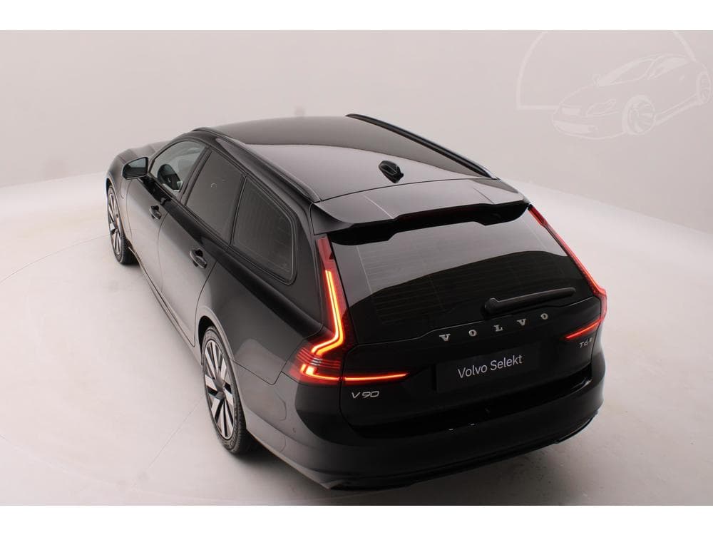 2025 Volvo V90 - 35