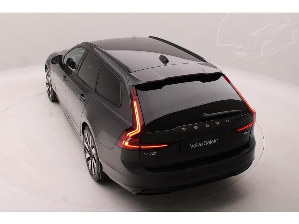 2025 Volvo V90 - 35