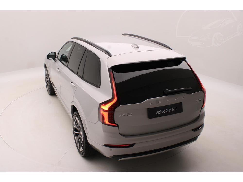 2025 Volvo XC90 - 35