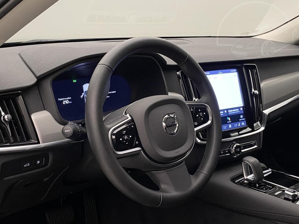 2025 Volvo V90 - 37