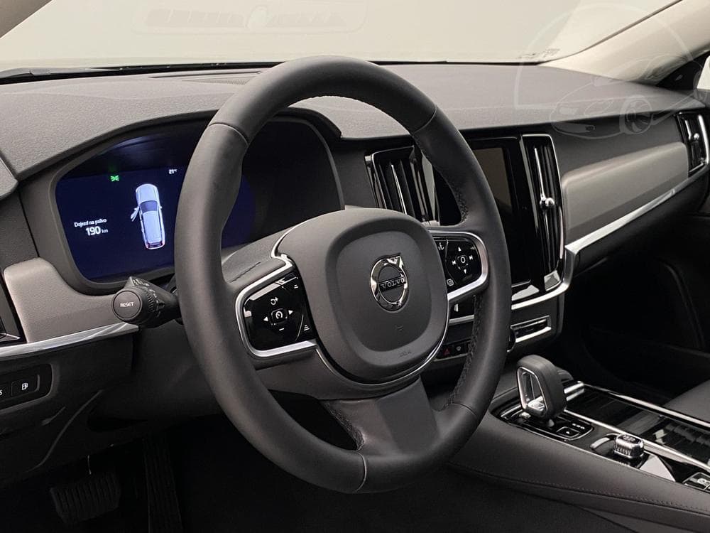 2025 Volvo V90 - 37