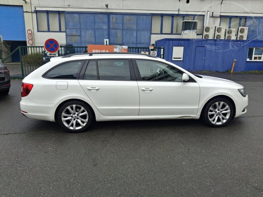 2014 Škoda SUPERB - 7