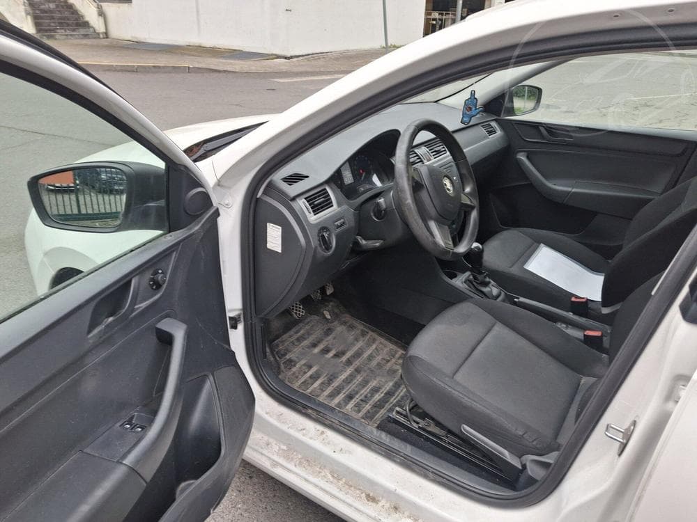 2014 Škoda RAPID - 11