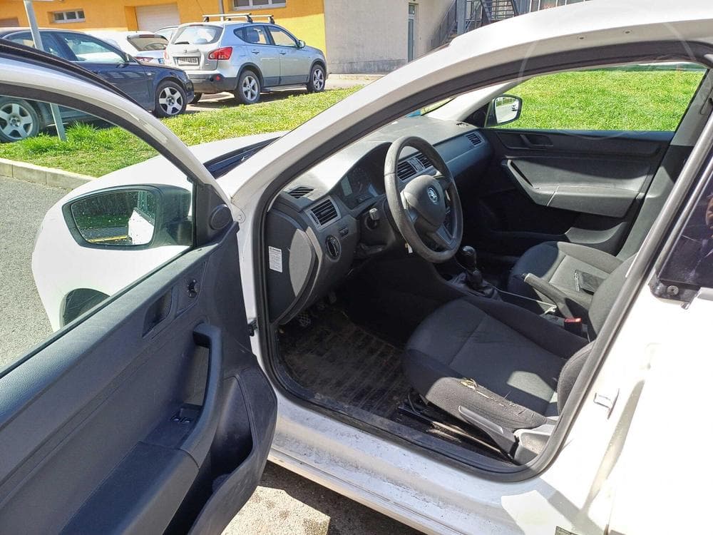 2014 Škoda RAPID - 13