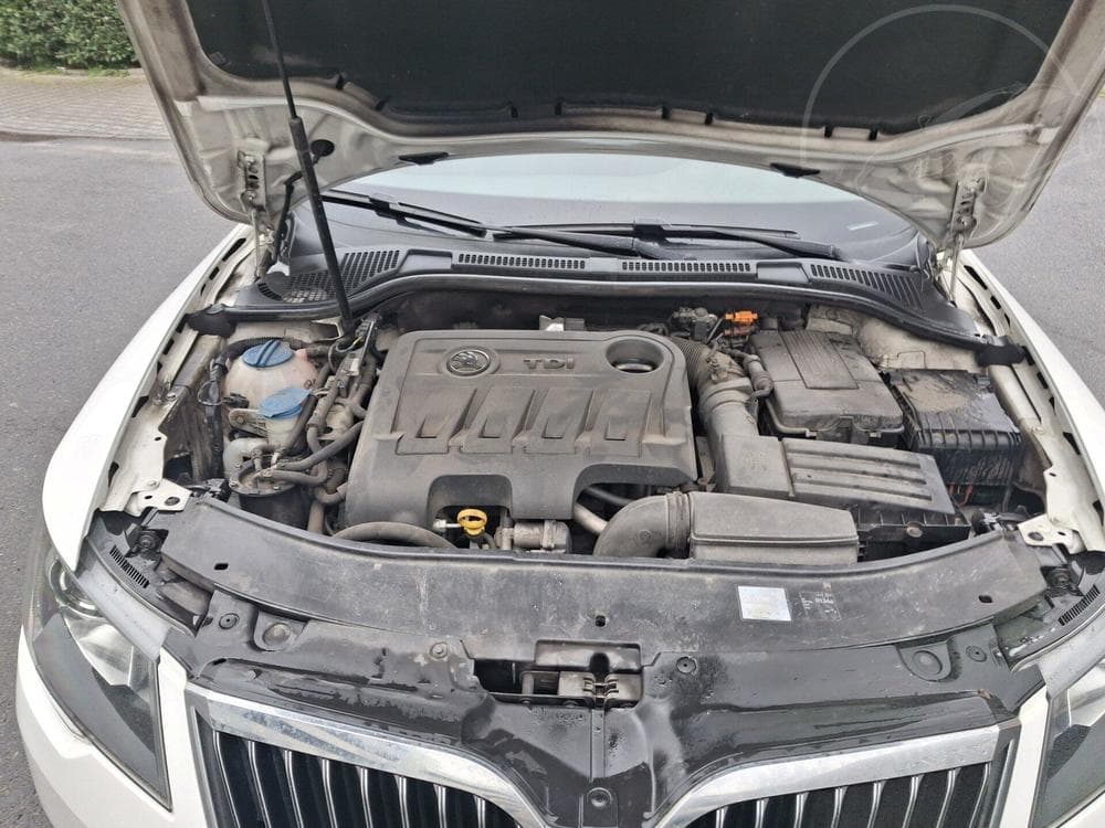 2014 Škoda SUPERB - 19