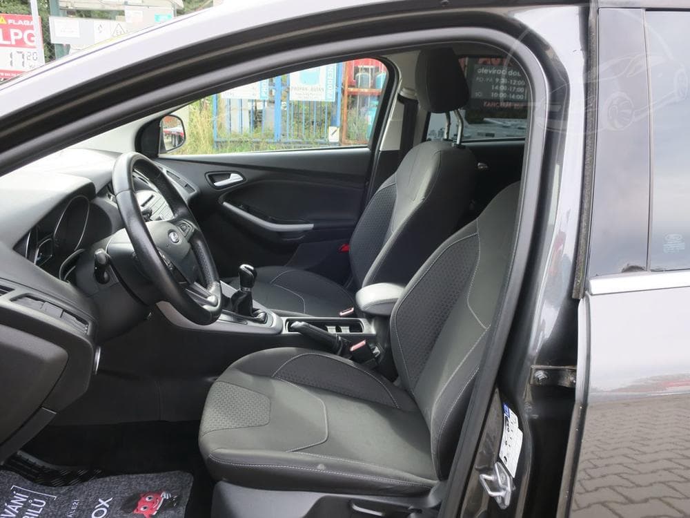 2016 Ford FOCUS - 10