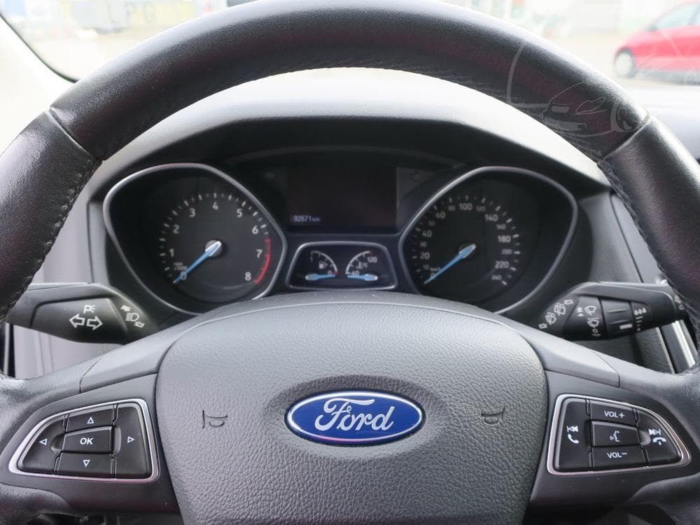 2016 Ford FOCUS - 12