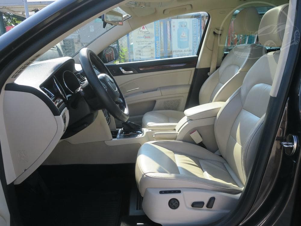 2011 Škoda SUPERB - 19