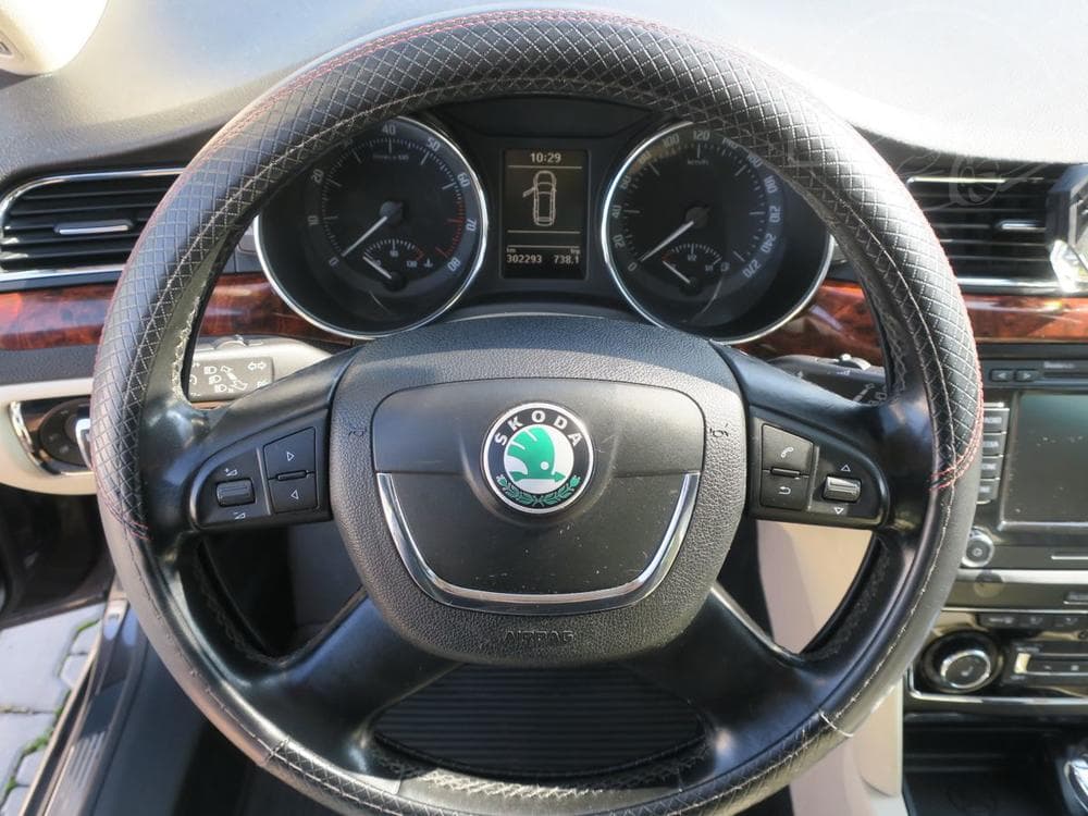 2011 Škoda SUPERB - 25