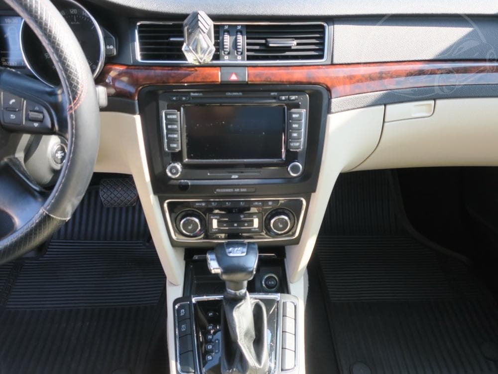 2011 Škoda SUPERB - 27