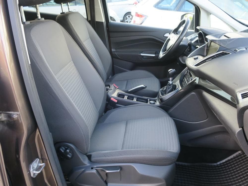 2015 Ford C-MAX - 19