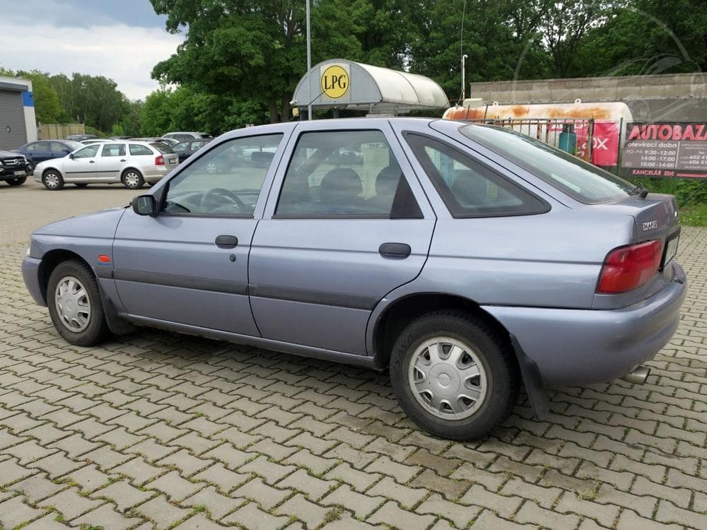 1998 Ford ESCORT - 6