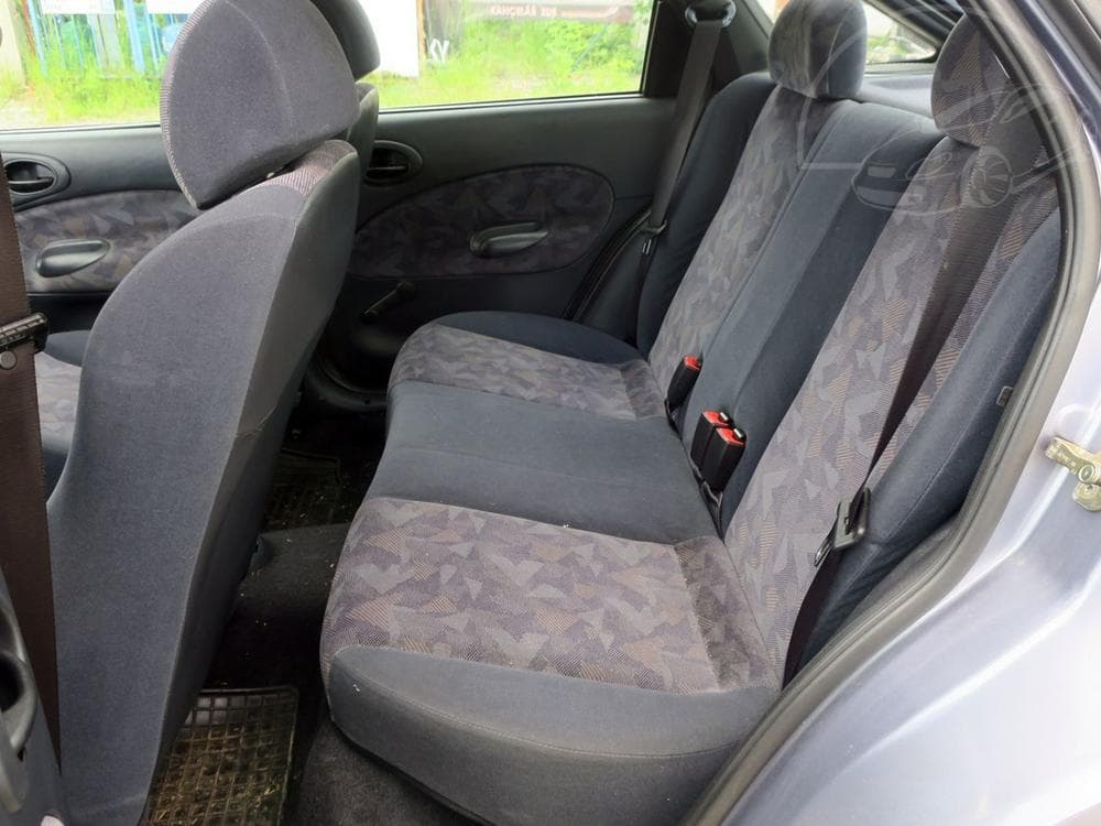 1998 Ford ESCORT - 8