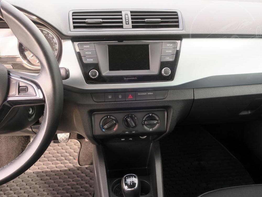 2017 Škoda FABIA - 23