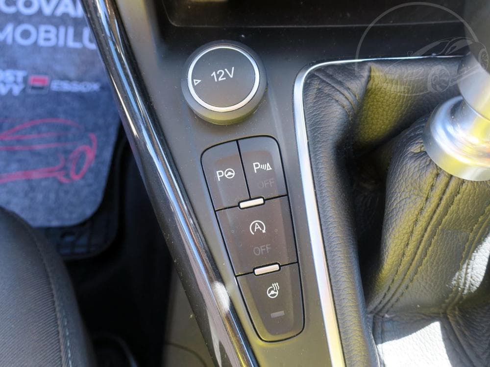2015 Ford FOCUS - 25