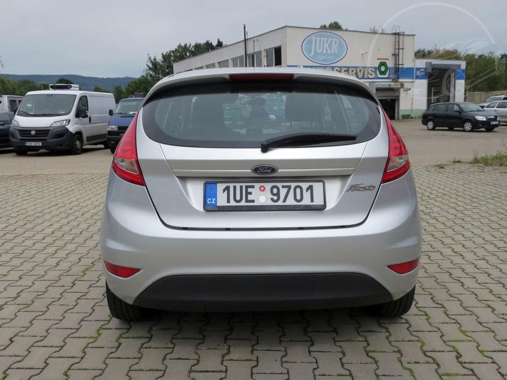 2010 Ford FIESTA - 5