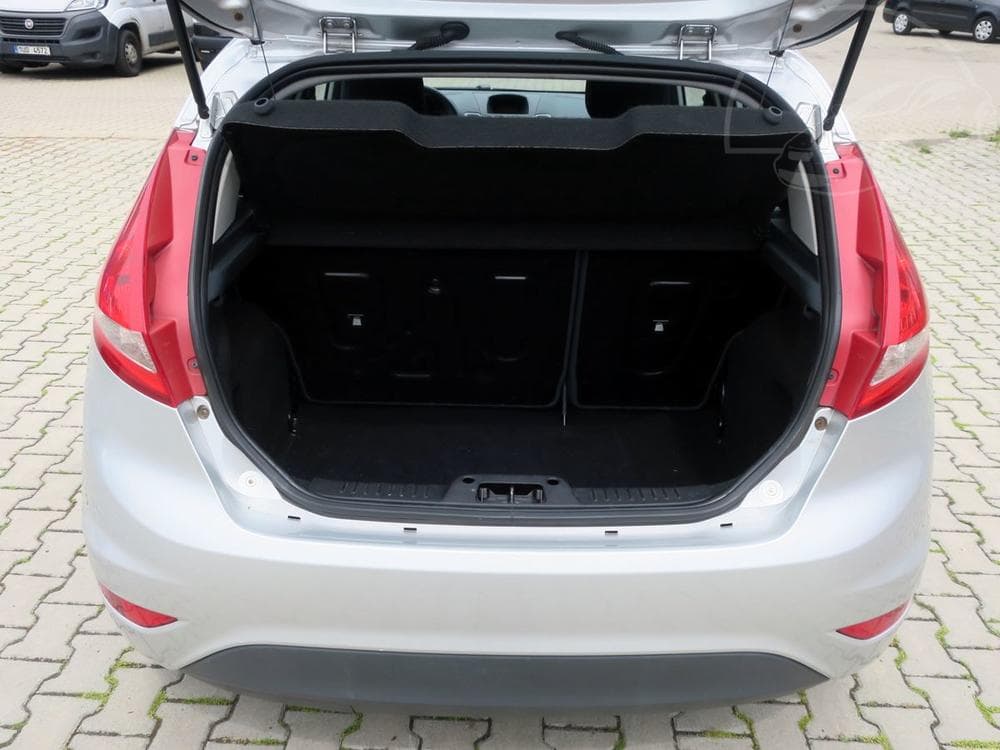 2010 Ford FIESTA - 7