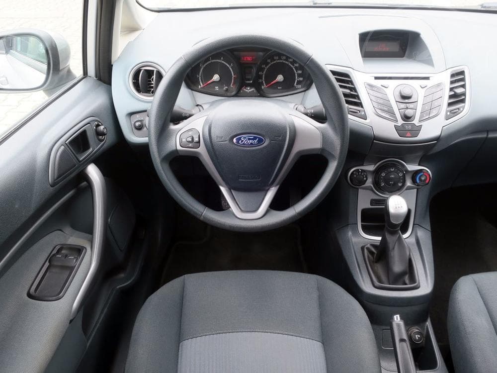 2010 Ford FIESTA - 9