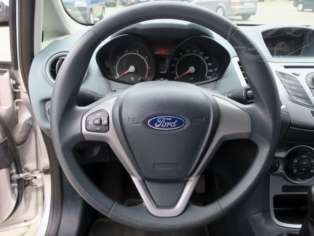 2010 Ford FIESTA - 11