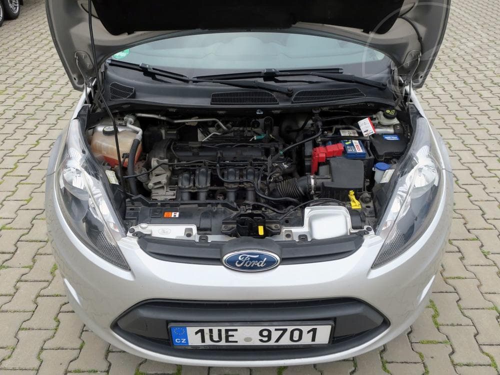 2010 Ford FIESTA - 15