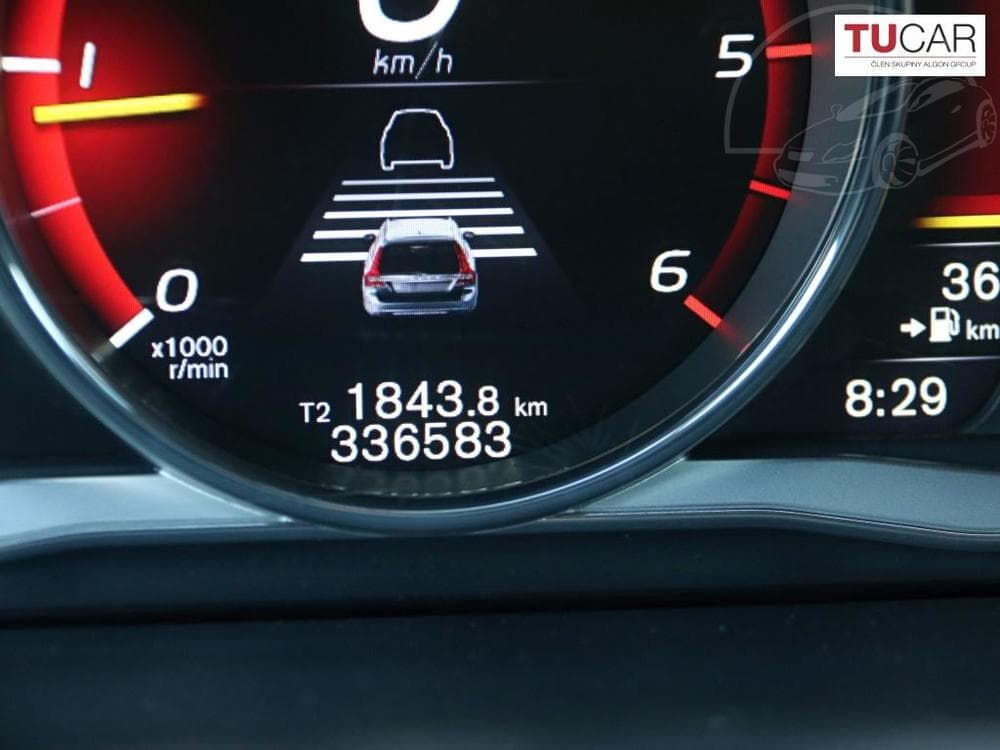 2015 Volvo V70 - 11