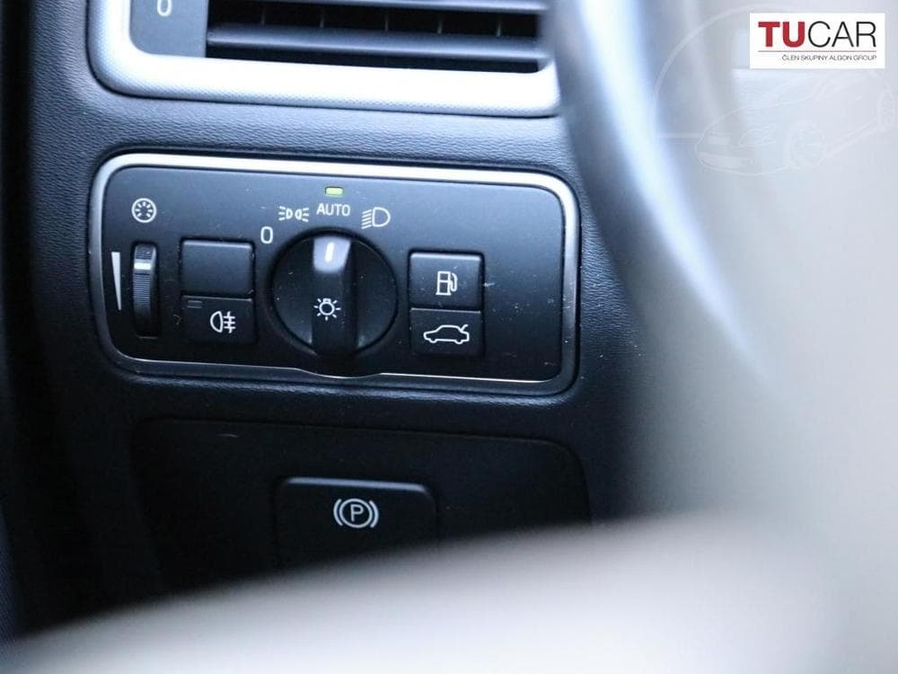 2015 Volvo V70 - 15