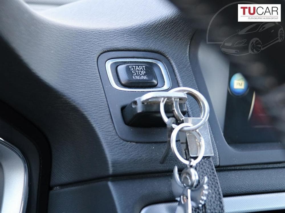 2015 Volvo V70 - 16