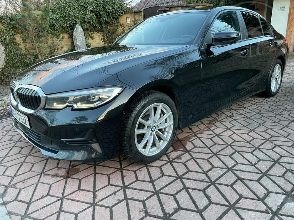 BMW 330 i AT 1.MAJ.ČR KŮŽE NEBOURÁN