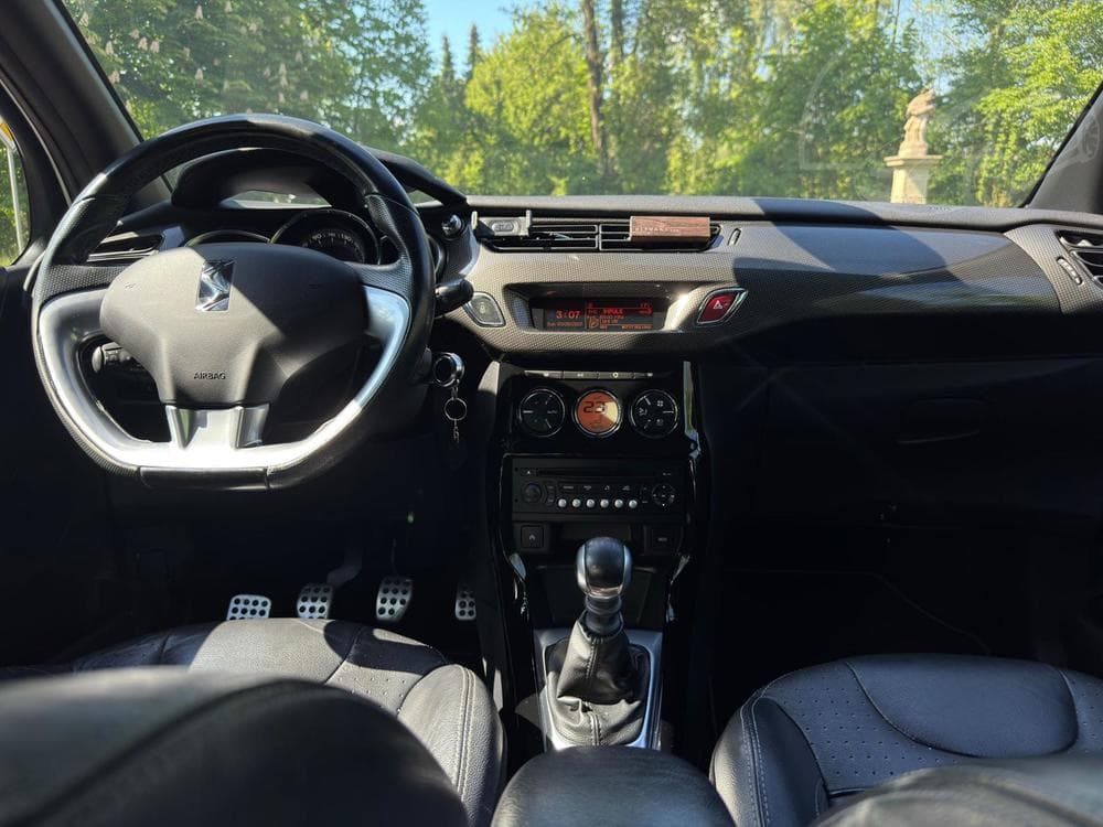2011 Citroen DS3 - 10