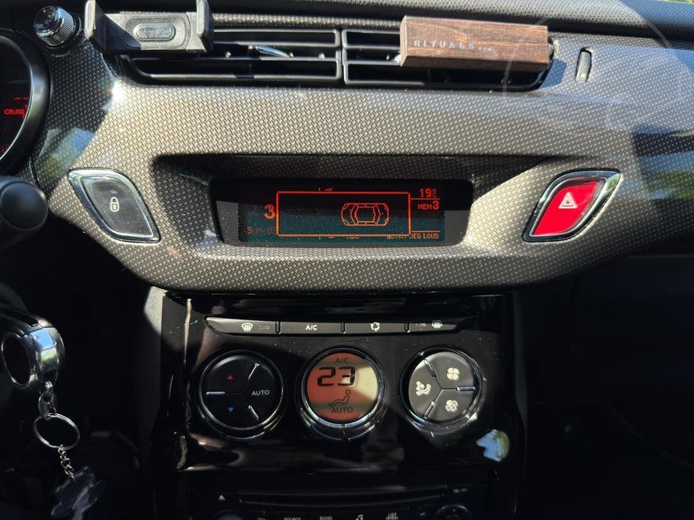 2011 Citroen DS3 - 13