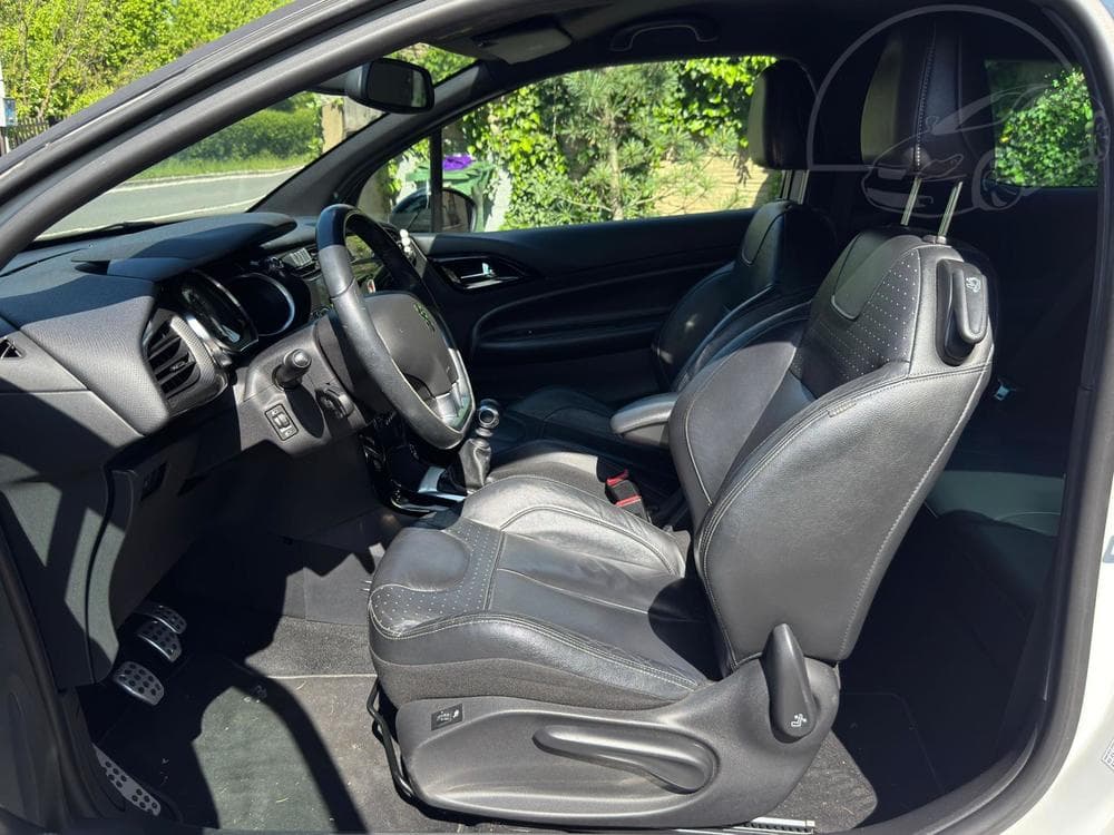 2011 Citroen DS3 - 15