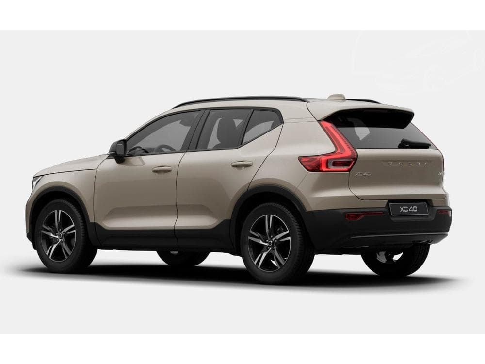 2026 Volvo XC40 - 11