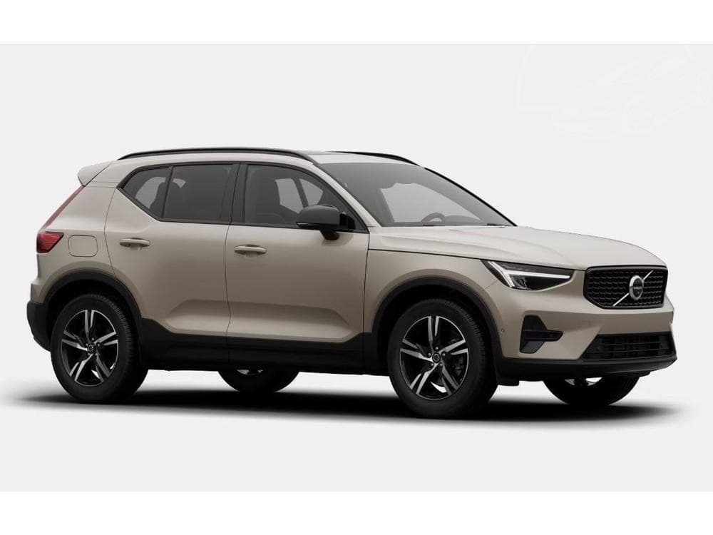 2026 Volvo XC40 - 13