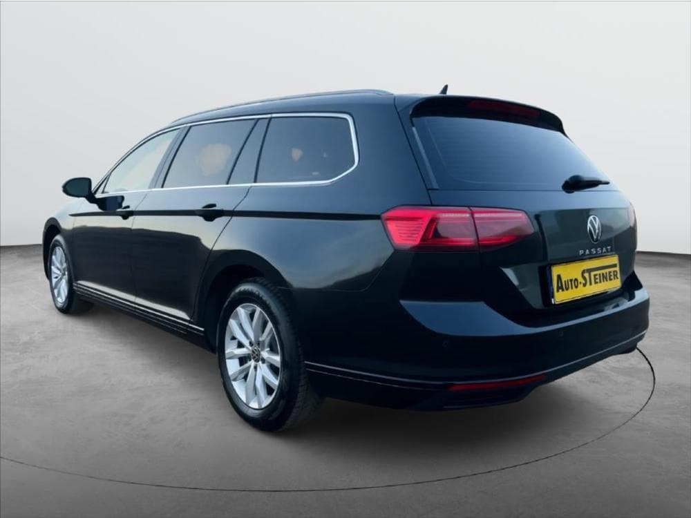 2022 Volkswagen PASSAT - 25