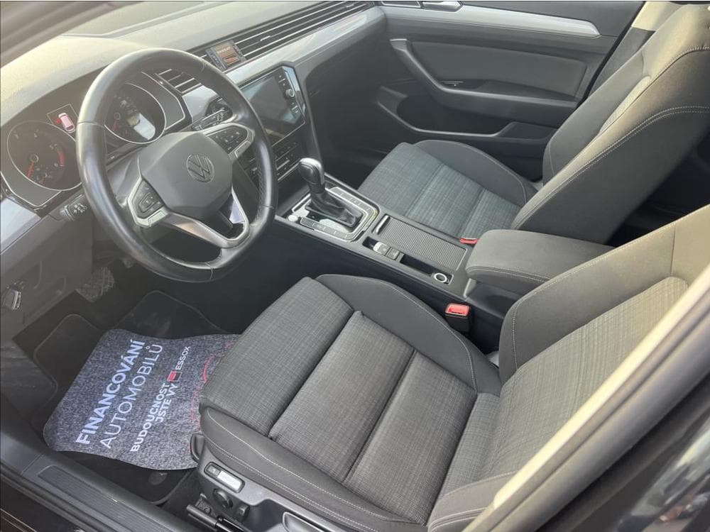2022 Volkswagen PASSAT - 31