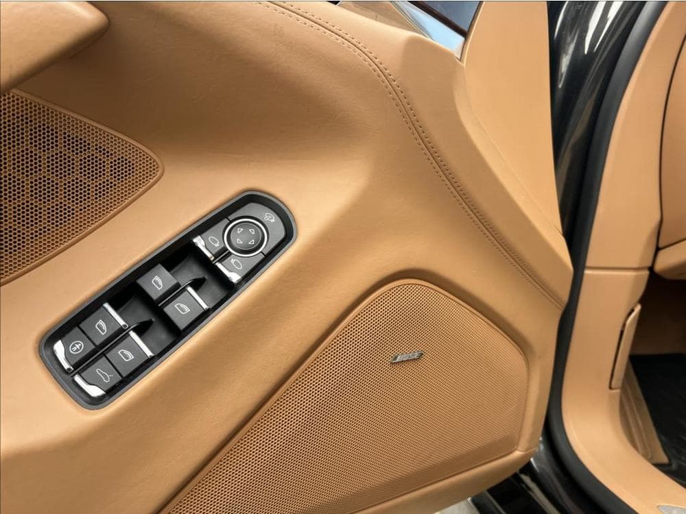 2011 Porsche PANAMERA - 45