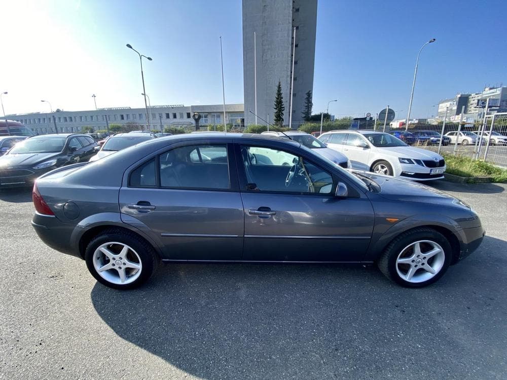2003 Ford MONDEO - 12