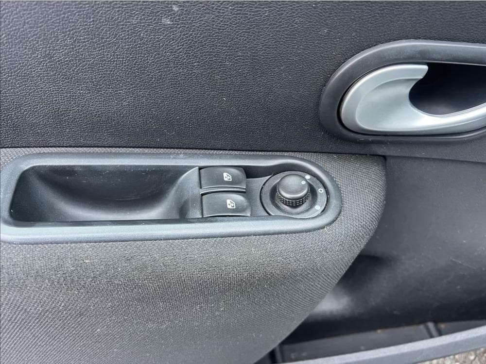 2012 Renault CLIO - 13