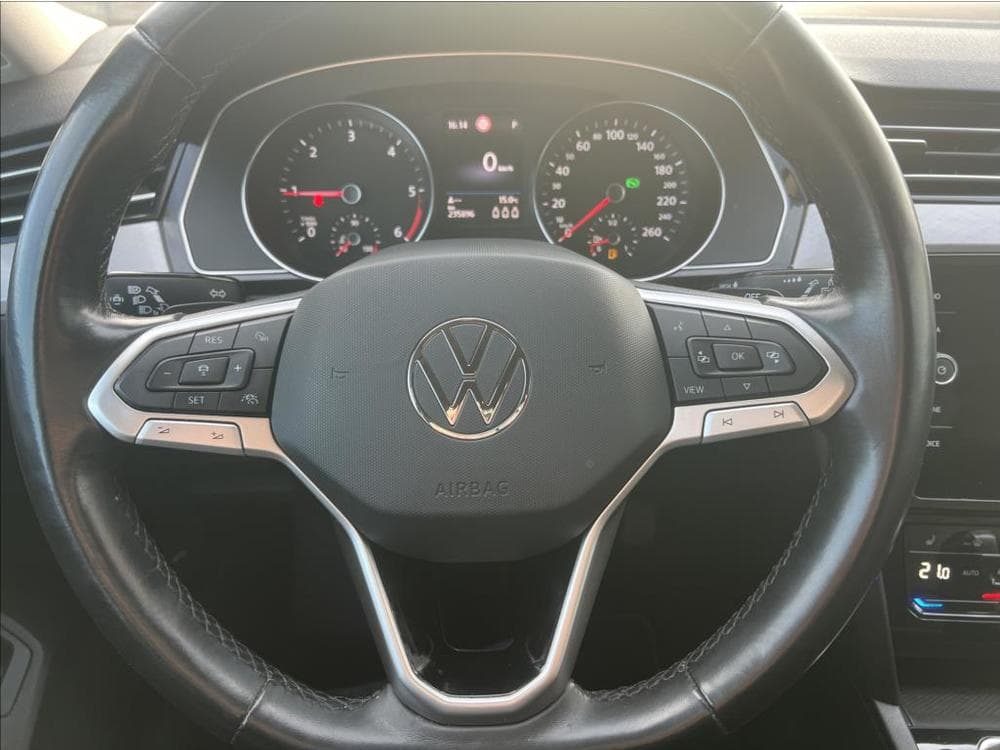 2022 Volkswagen PASSAT - 43