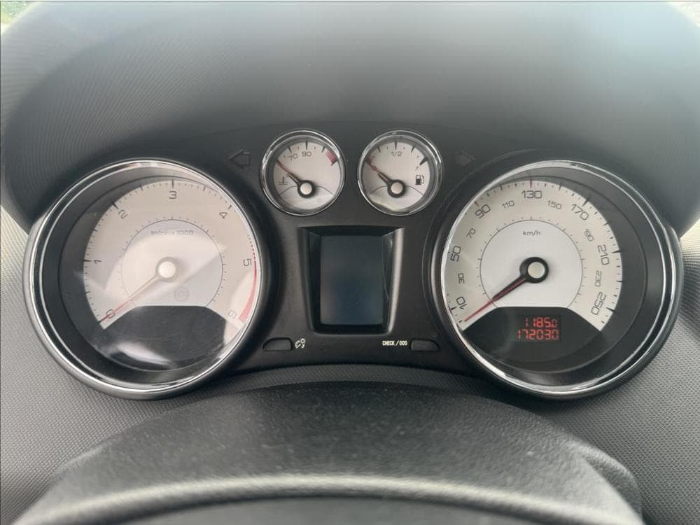 2012 Peugeot 308 - 29