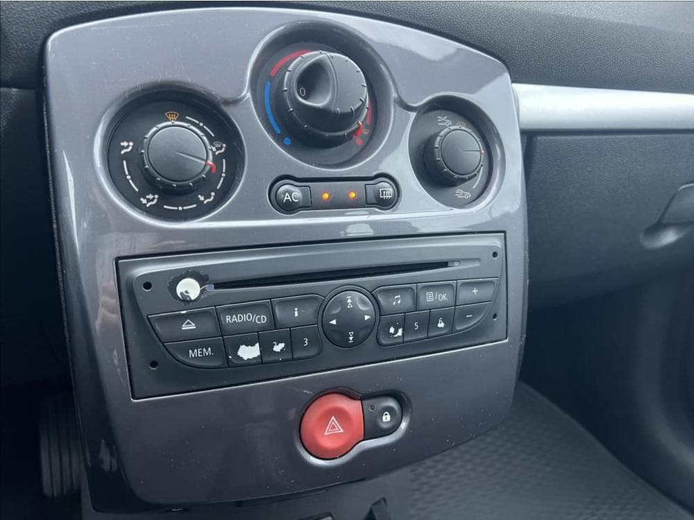 2012 Renault CLIO - 16