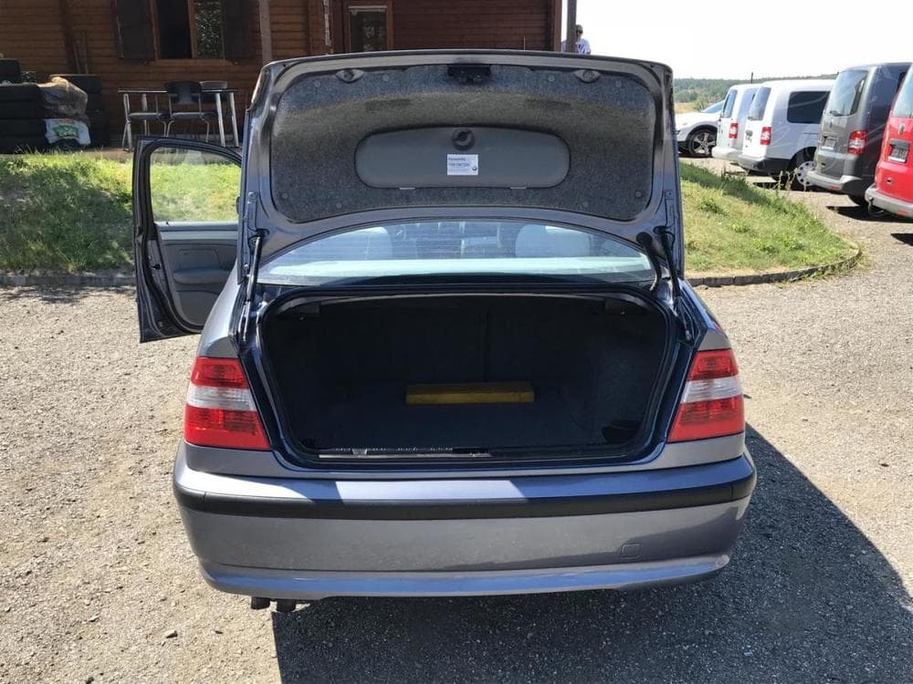 2002 BMW 3-Series - 8