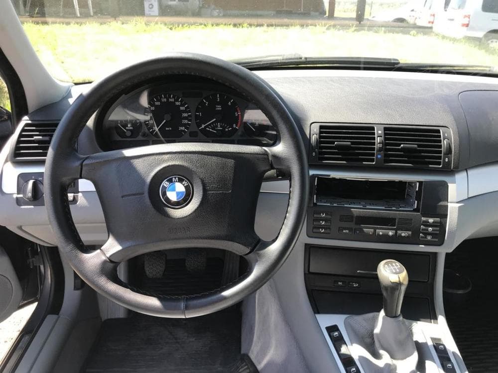 2002 BMW 3-Series - 10